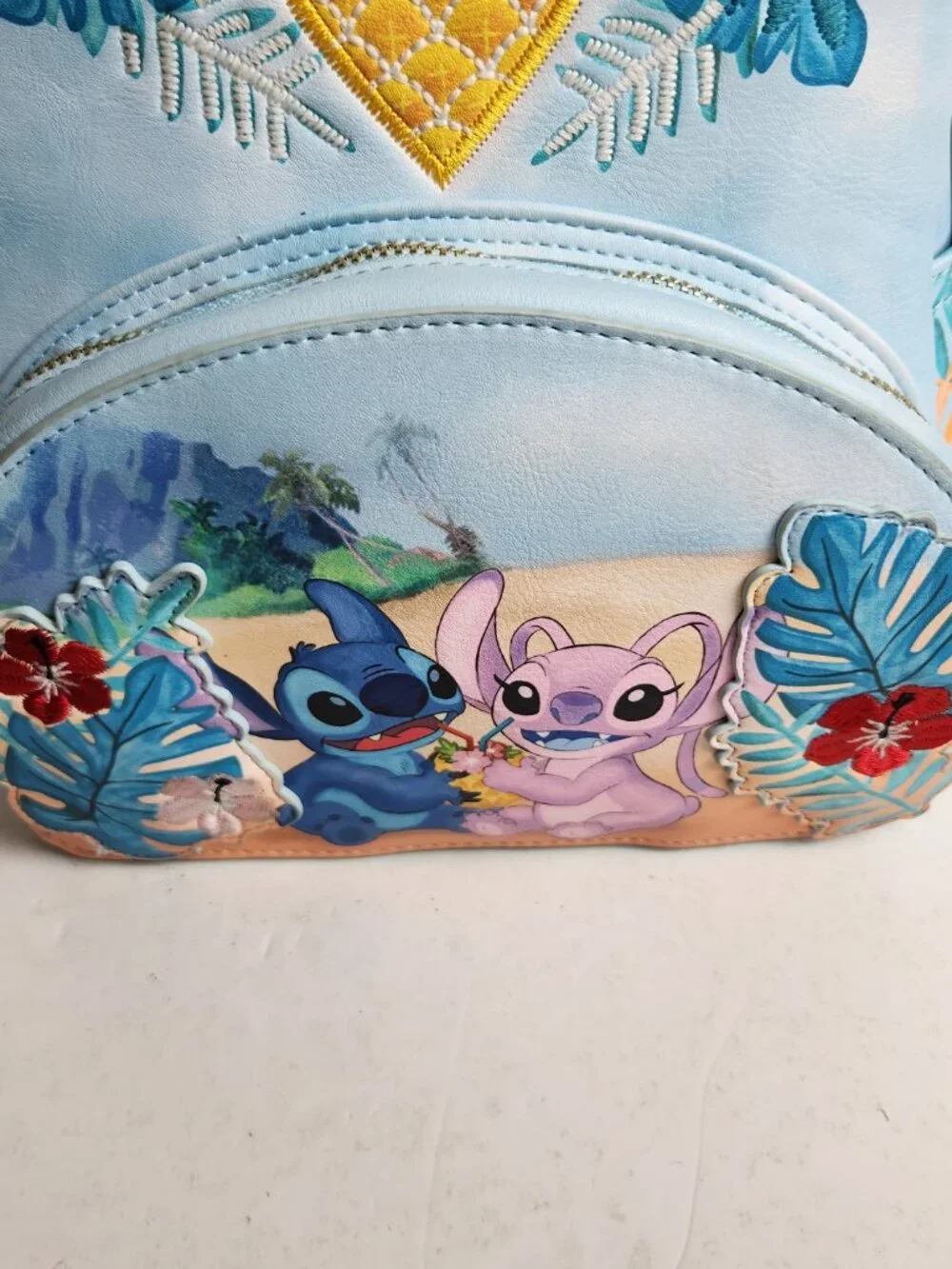 Our Universe Disney Stitch with Angel Heart Pineapple Mini  display picture 3